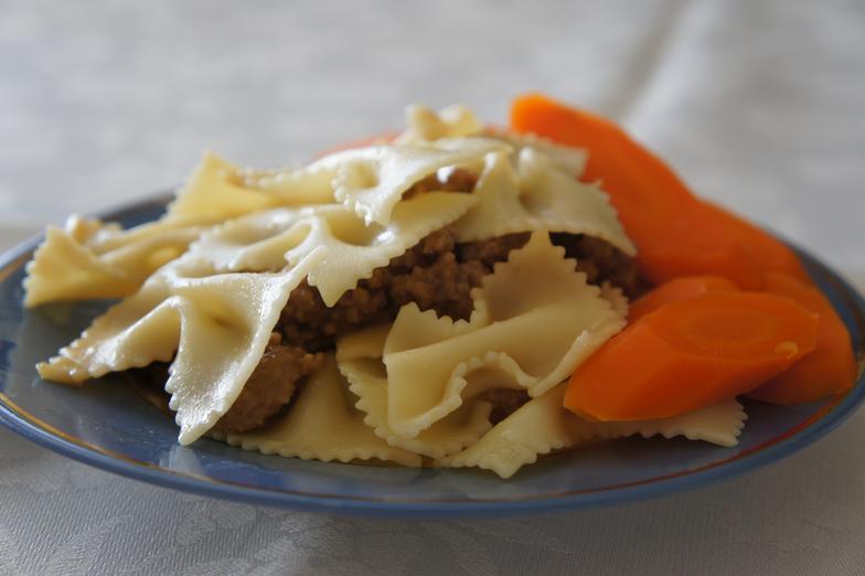 Noodles, beef and carrots